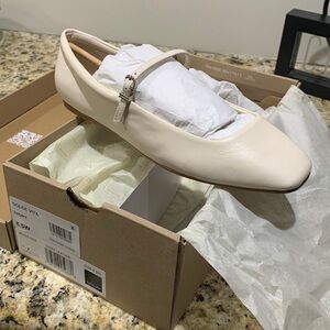 BRAND NEW IN BOX DOLCE VITA REYES BALLET FLATS